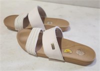 Size 8 Reef Sandals