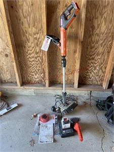 Black & Decker hedge trimmer and weedeater