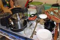 Large Lot of Kitchen Ware