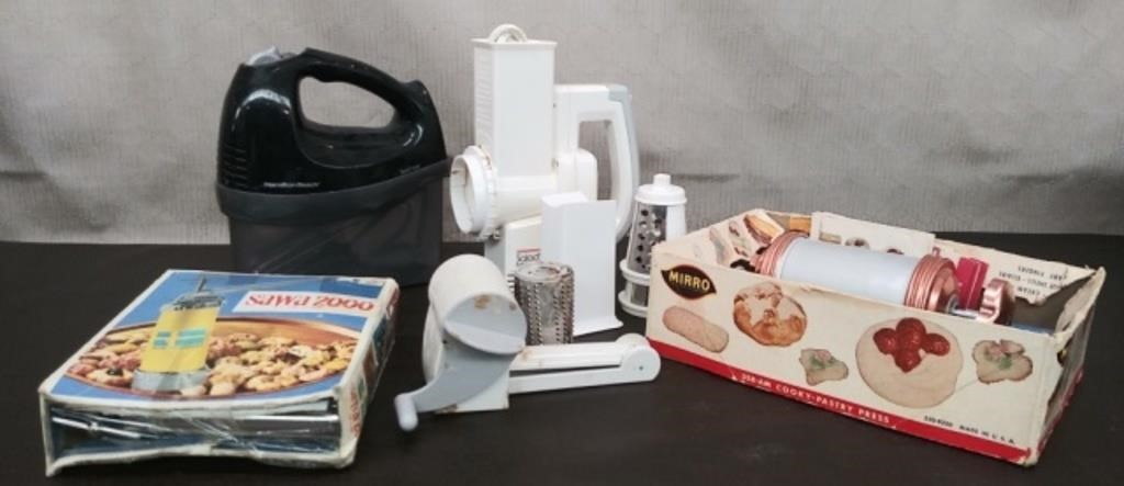 Box Kitchen Gadgets-Mixer, Salad Shooter, Cookie