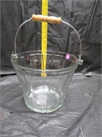 Glass Ice Bucket (tiny chip on edge) 9&1/4"x7&1/4"