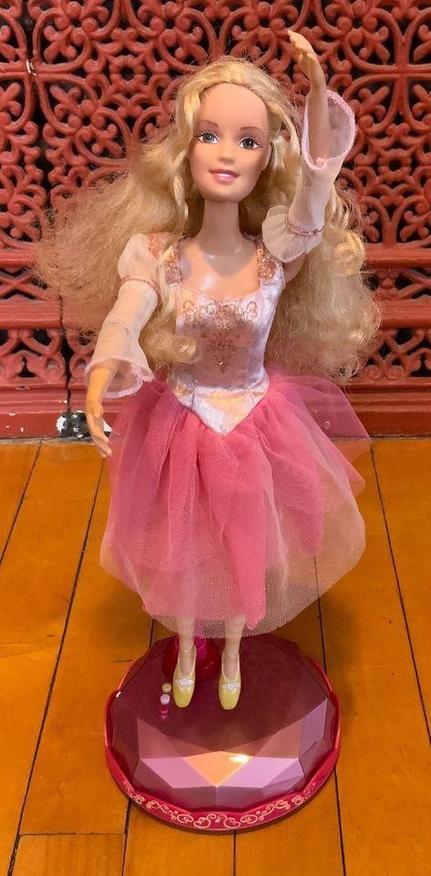 Interactive Princess Genevieve Doll. Working