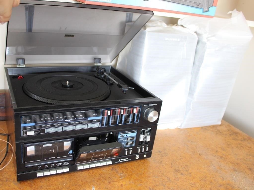 Vintage Sanyo Stereo System GXT-140H Turn Table