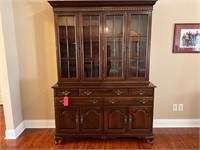 Ethan Allen Solid Wood China Cabinet/Buffet/Hutch