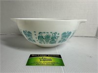 Pyrex princess Butterprint mixing bowl