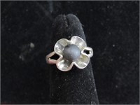 Sterling Silver Ring. Black pearl/stone.