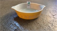 Vintage Pyrex Butterfly Gold 1.5 Quart Oval