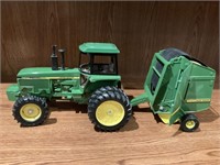 VTG 1/16 John Deere 4850 Collectors Tractor &
