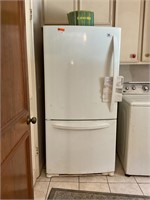 LG White Refrigerator & Freezer