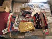 LOT OF ASSORTED GIFT BAGS