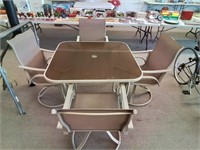 Table with 4 chairs