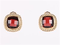 14K YELLOW GOLD GARNET LADIES STUD EARRINGS