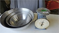 AutoWate kitchen scale and stainless bowls