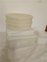 Assorted Tupperware