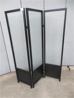 3 PANEL ROOM DIVIDER W/ GLASS CENTERPIECES