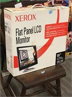 NIB Xerox 19 inch Flat Panel Monitor LCD
