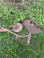 Single bottom plow w/ cutter