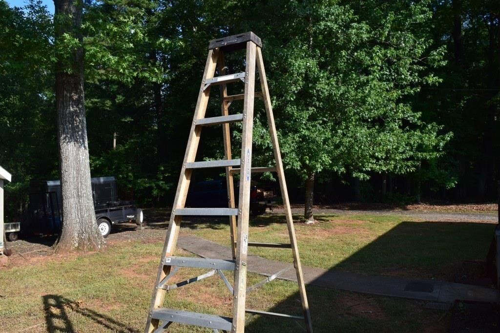 Werner 10' Fiberglass Step Ladder