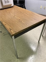 Metal table approximate measurements 30 x 26 x 60