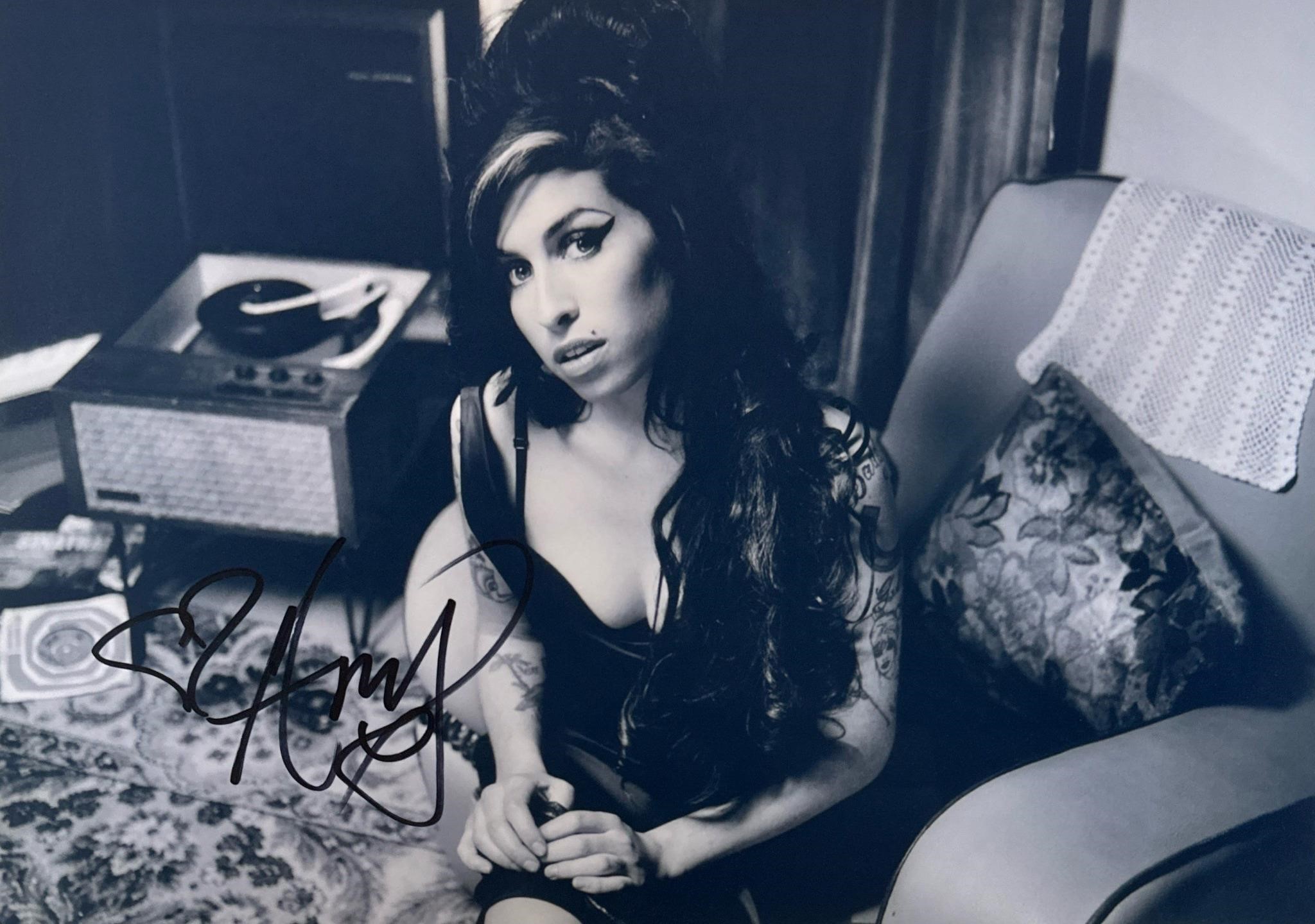 Autograph COA Signed Amy Winehouse Photo