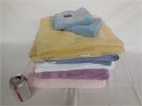 (5) Bath Towels, 2 Wash Cloths
