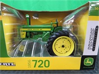 JD 720 Tractor