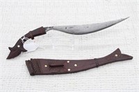 WWII PHILIPPINE MORO CURVED BLADE KNIFE