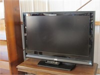 JVC 32" TV w/remote
