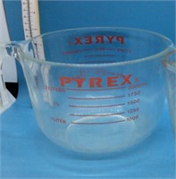 Vintage Pyrex Measure Cup