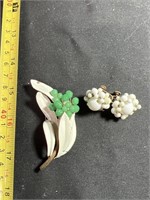 Vintage Kramer brooch with earrings