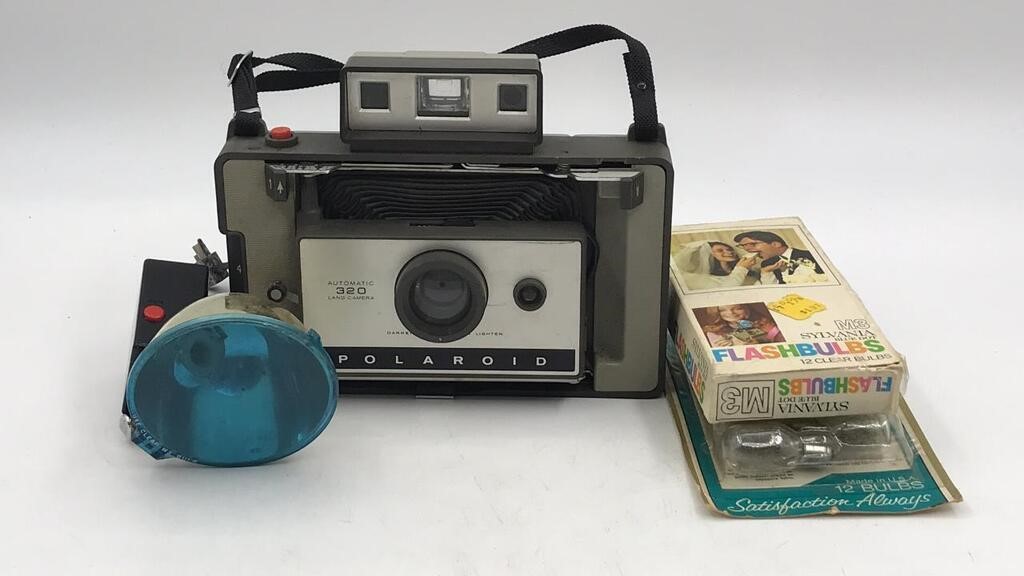 Vintage Polaroid 320 Land Camera And 263 Flash