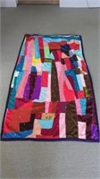 QUILTED THROW BLANKET WITH VIBRANT COLORS (40
