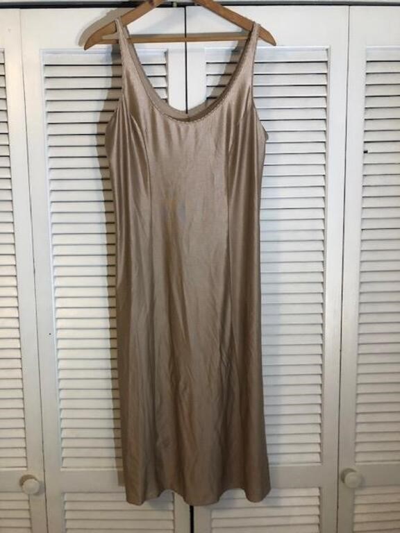 VINTAGE NIGHTGOWNS, HOUSECOATS, SLIPS & MORE - ENDS 6/30/24