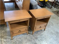 Broyhill vintage night stands -pair