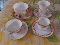 4 Tea Cups/Saucers