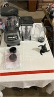 Ninja blender with accessories ( untested).