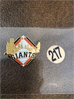 Giants baseball collector pin rare 217 see photo