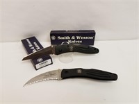 (2) SMITH & WESSON POCKET KNIVES