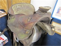 Western saddle (missing stirrups) (NEEDS OIL)