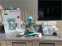 New Kitchen Aid professional 5 mixer