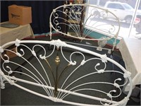 HEAVY WROUGHT IRON KING SIZE BED & FRAME