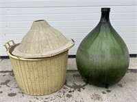 Wine demijohn