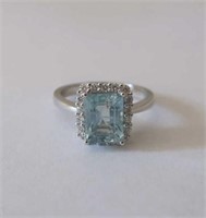 14ct white gold aquamarine diamond ring