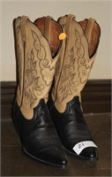 PAIR OF ARIAT COWBOY BOOTS