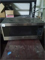 GE microwave oven no inside tray