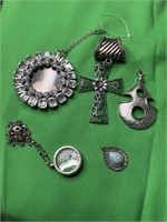 Necklace pieces, necklace