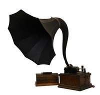 Edison Fireside Cylinder Phonograph with Cygnet Ho