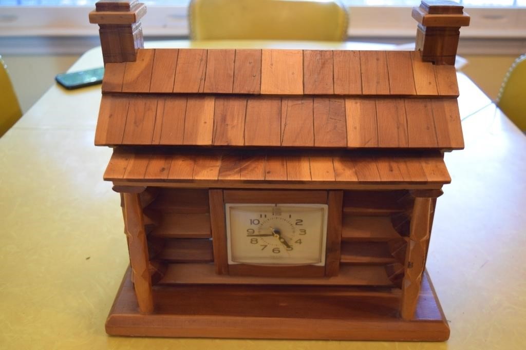 Log House Clock (runs)