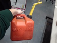 2 gallon gas can