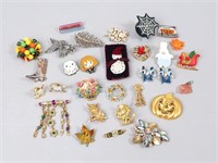 Costume Brooches, Pins & Pendant